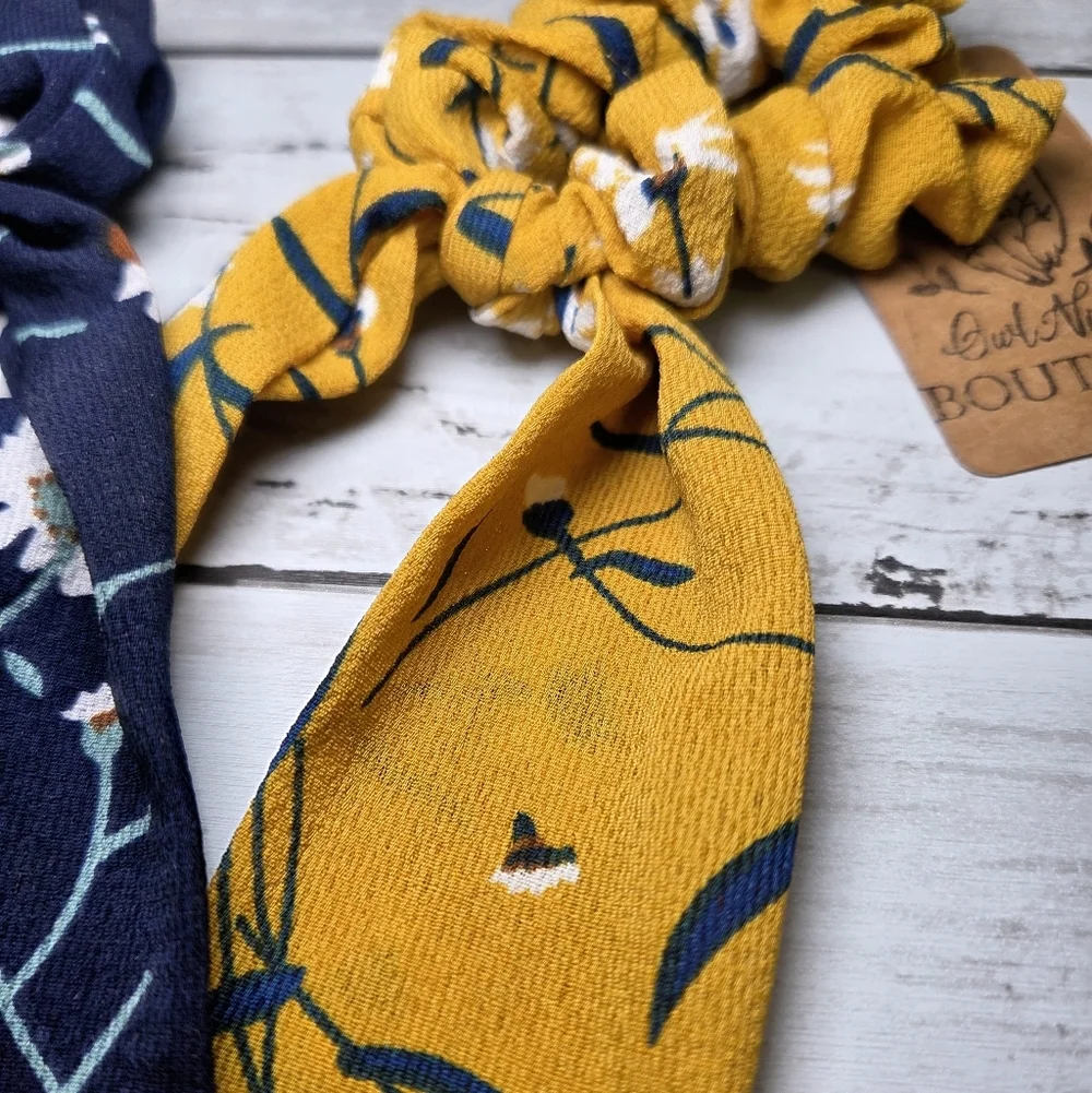 Elegant Floral Hair Scrunchies in Navy and Mustard - Picture 2 of 5